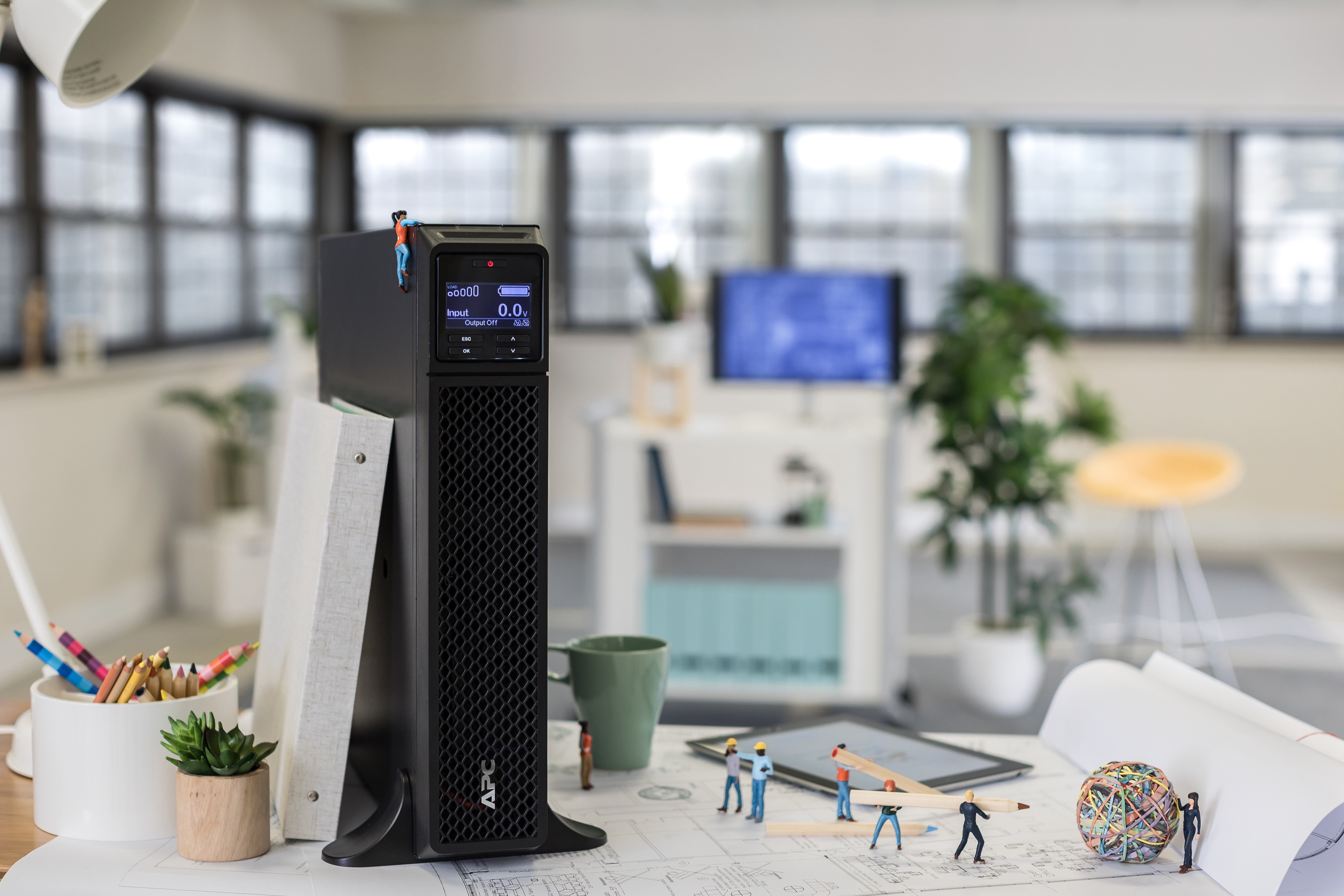 APC Smart-UPS SRT 3000VA - UPS - AC 230 V - 2700 Watt - 3000 VA - RS-232, USB - conectores de saída: 10 - para P/N: SRT96RMBP - Image 6